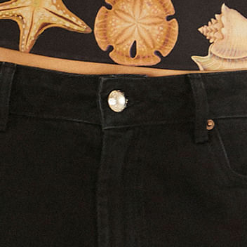 PANTALÓN DE JEANS NEGRO